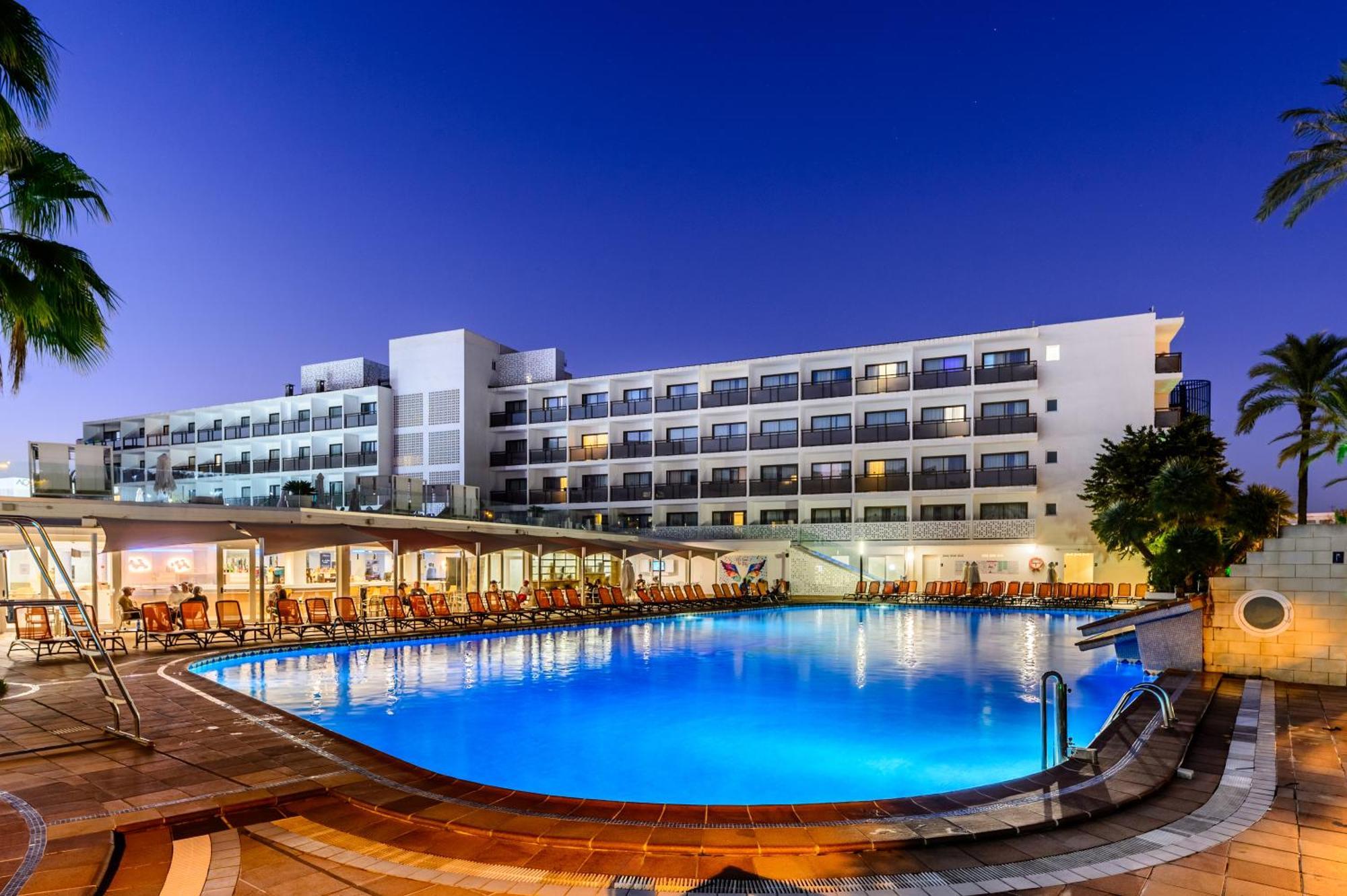 Hotel Vibra Mare Nostrum Playa d'en Bossa Esterno foto